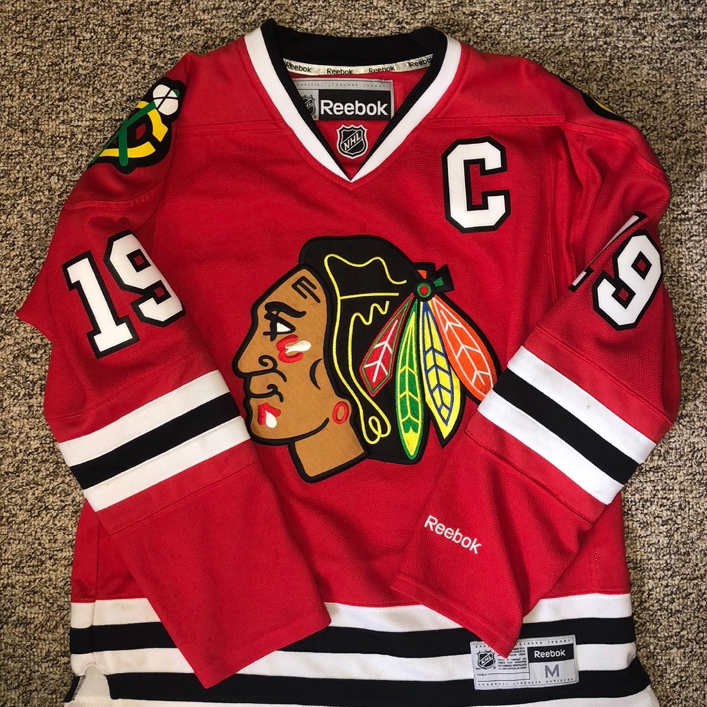 Chicago Blackhawks Jersey — #19